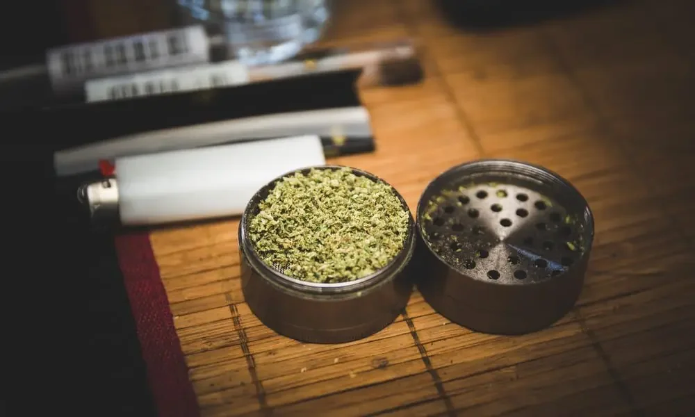 Dry Herb Grinders - Your Guide To Buying a New Weed Grinder